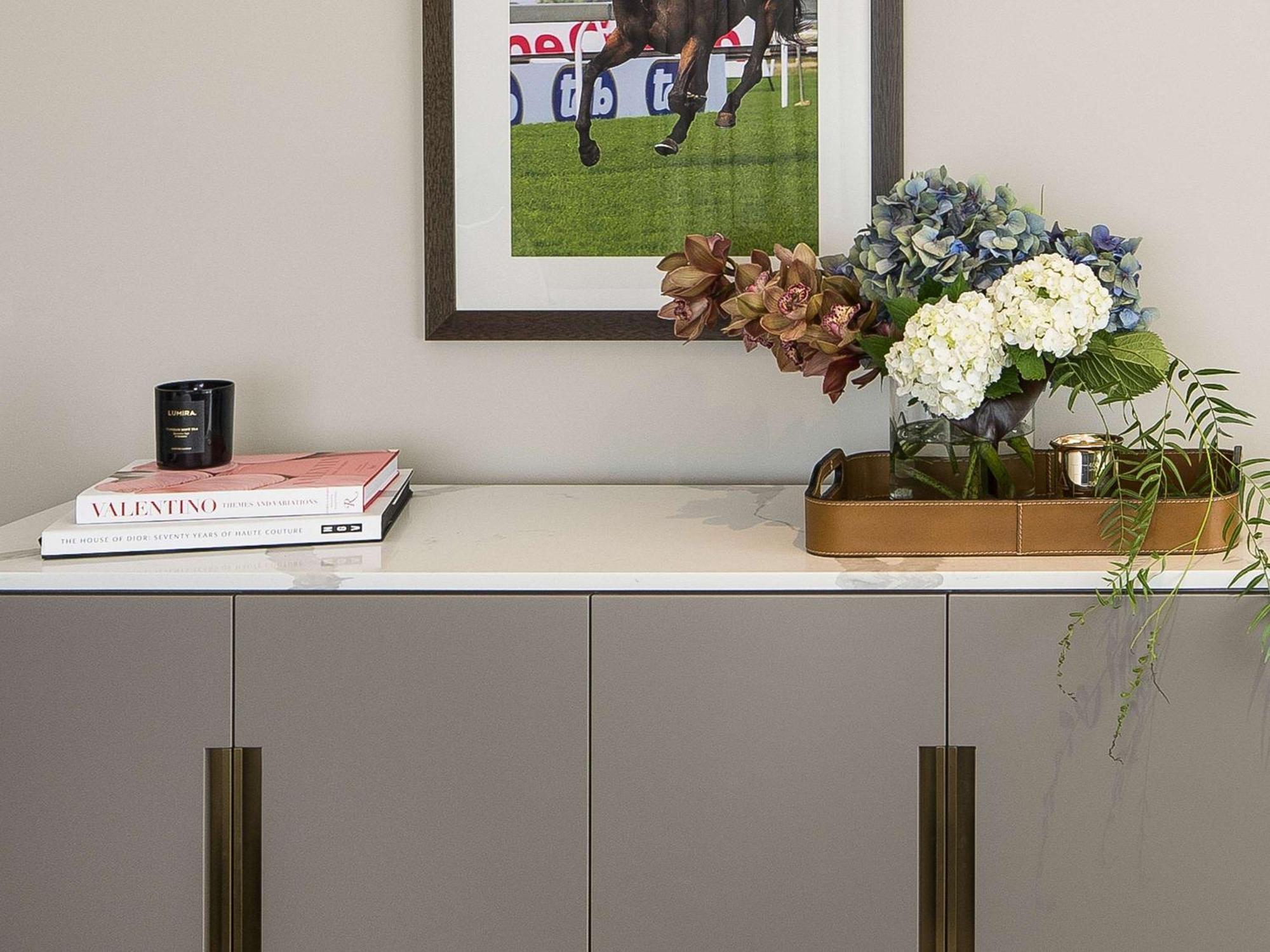 The William Inglis Mgallery Уорик-Фарм Экстерьер фото A sideboard